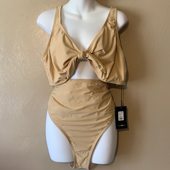 Fashion Nova 2-pc front twist Beachy Summer Swimwear - Picture 1 of 6